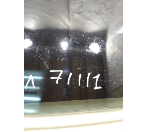 Стекло двери (заднее, левое)