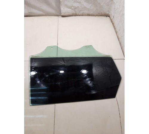 Стекло двери (заднее, левое)