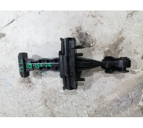 Ограничитель двери передний левый