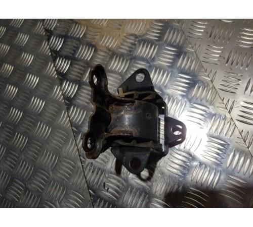 Кронштейн опоры двигателя