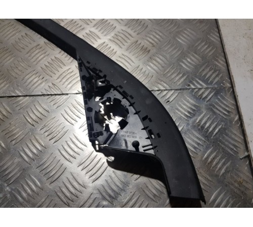 Накладка в салоне перед. лев.