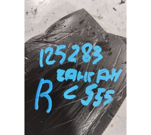 Уплотнитель крыла правый