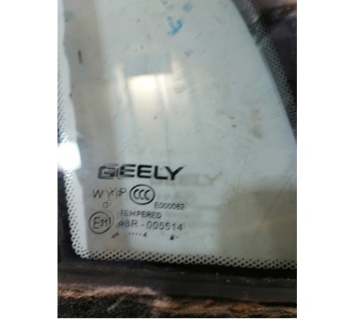 Форточка двери передняя левая