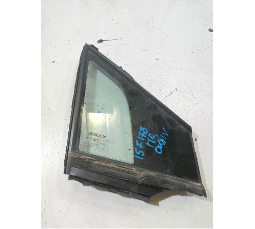 Форточка двери передняя левая