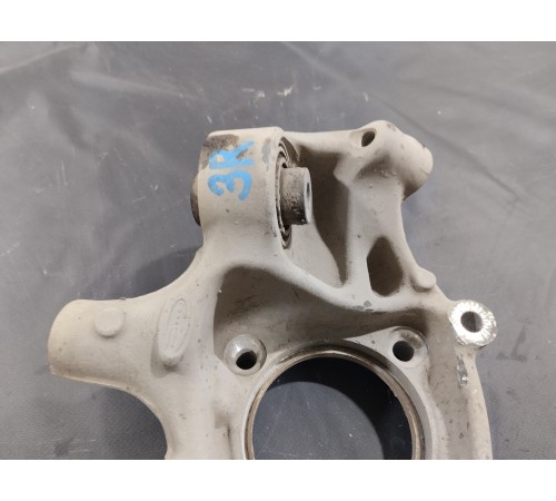 Кулак поворотный(задний правый)