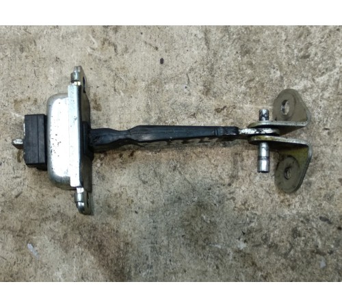 Ограничитель двери передней левой