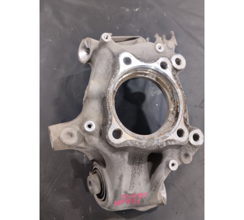 Кулак поворотный(задний правый)