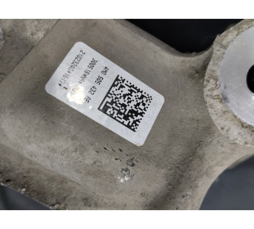 Кулак поворотный(задний правый)