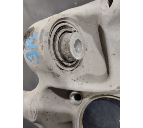 Кулак поворотный(задний правый)