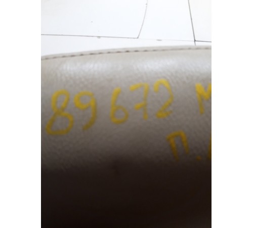 Подголовник сиденья (передний левый)