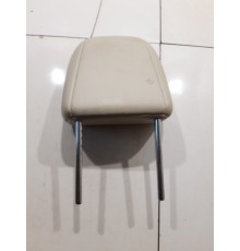 Подголовник сиденья (передний левый)