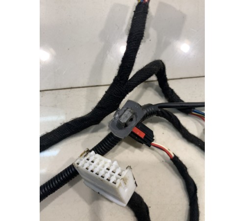 Электропроводка двери (передняя, левая)