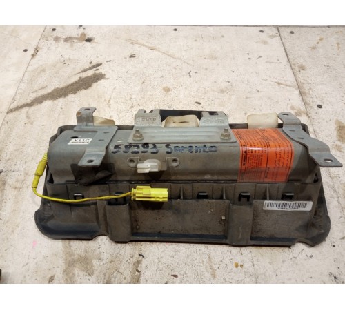 Подушка безопасности водителя в ноги