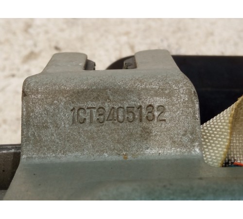 Подушка безопасности водителя в ноги