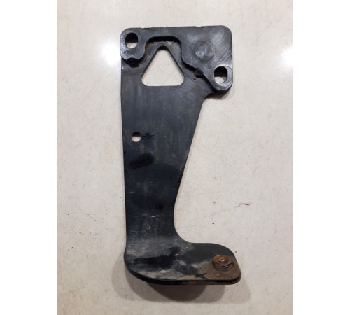 Кронштейн(крепление) радиатора левый