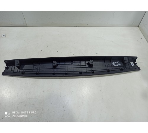 Обшивка двери багажника