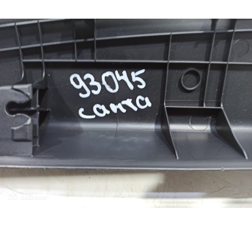 Обшивка двери багажника