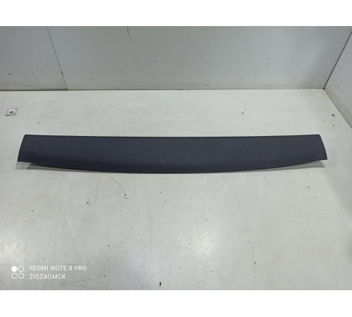 Обшивка двери багажника