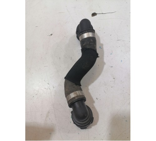 Патрубок охлаждения двигателя