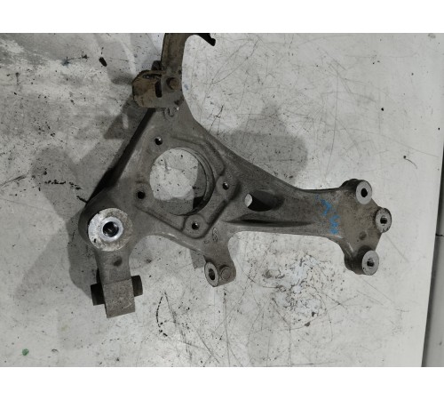 Кулак поворотный задний левый