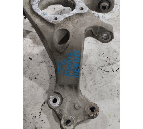 Кулак поворотный задний левый