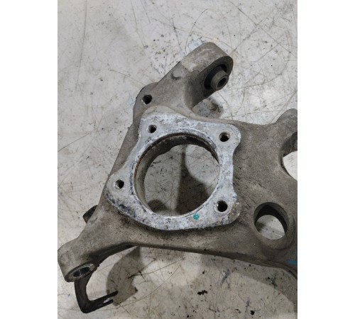 Кулак поворотный задний левый