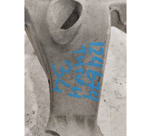 Кулак поворотный задний левый