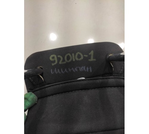 Подголовник (задний)