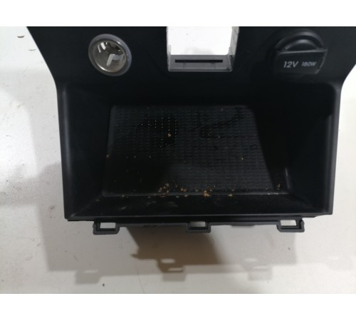 Ящик передней консоли (прикуриватель)