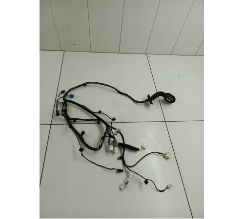 Электропроводка двери передняя левая