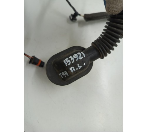 Электропроводка двери передняя левая