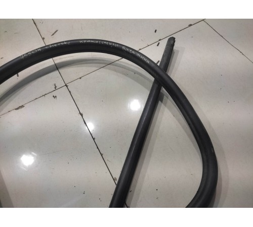 Уплотнитель стекла крышки багажника