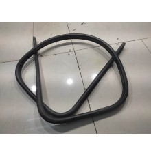 Уплотнитель стекла крышки багажника