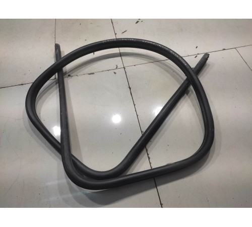 Уплотнитель стекла крышки багажника