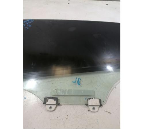 Стекло двери заднее левое