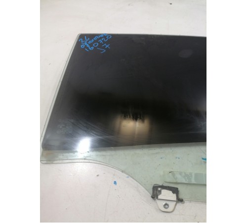 Стекло двери заднее левое