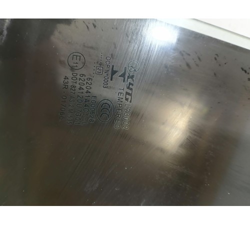 Стекло двери заднее левое