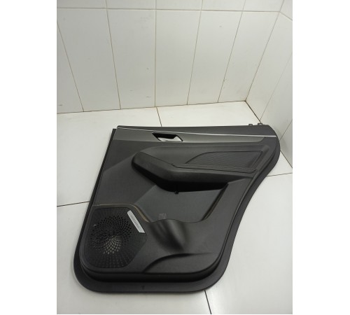 Обшивка двери задняя правая