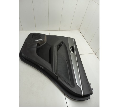 Обшивка двери задняя правая