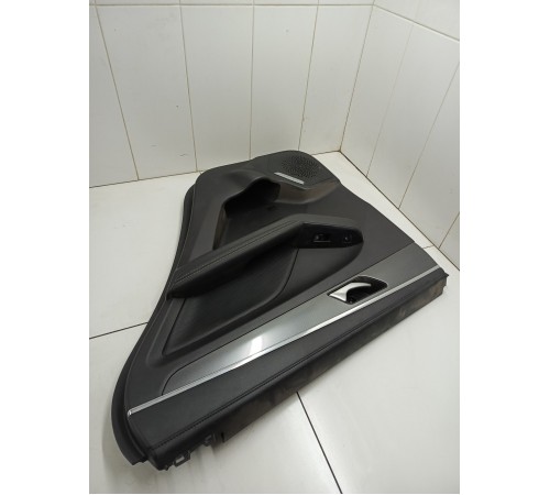 Обшивка двери задняя правая