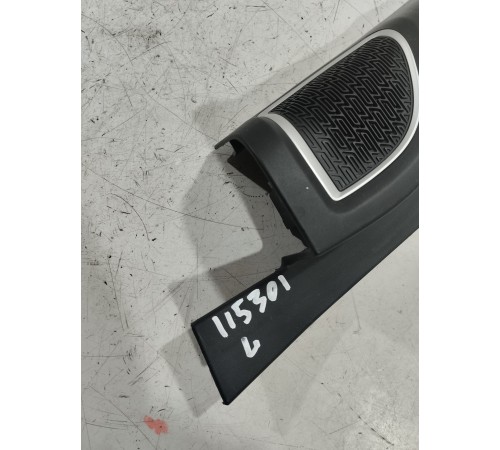 Накладка двери передняя левая с динамиком