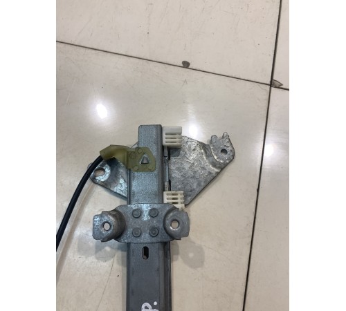 Стеклоподъёмник (задний, правый)