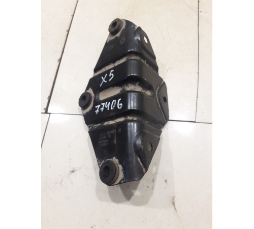 Кронштейн моторчика стояночного тормоза