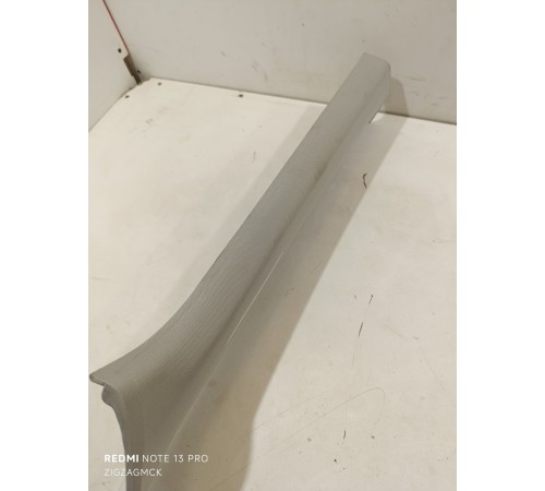 Обшивка стойки лобового стекла левая