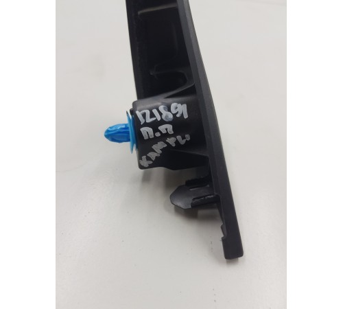 Угол двери передний правый внутренний