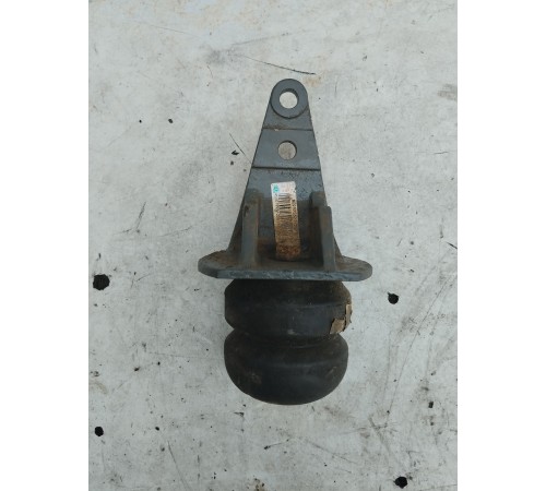 Кронштейн отбойника передней рессоры