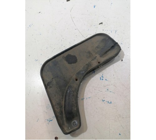 Брызговик задний левый