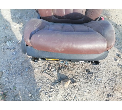 Сиденье переднее правое