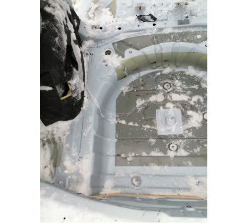 Ниша багажника (запасного колеса)