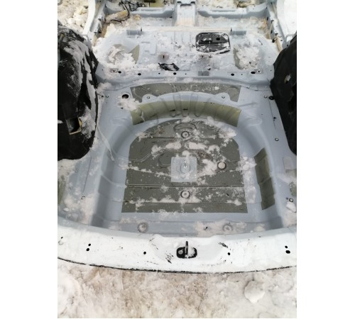 Ниша багажника (запасного колеса)